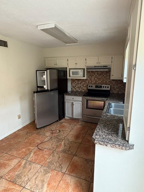 8306 Oakhaven Road La Porte, TX 77571 - Photo 3 of 9