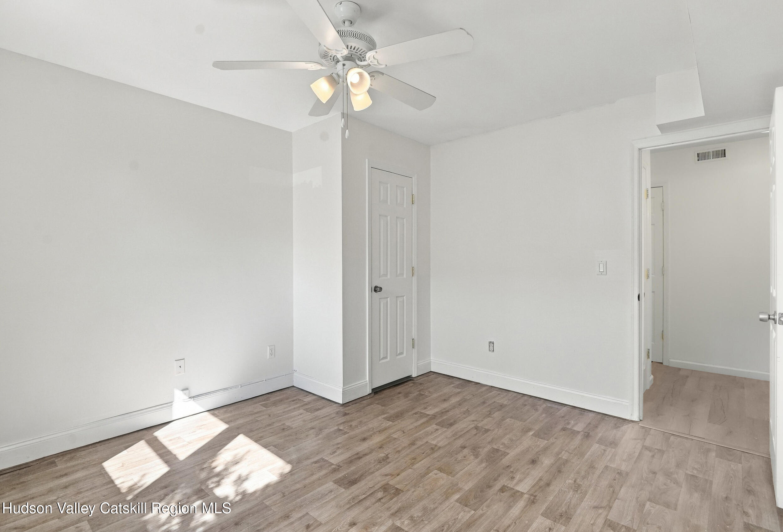 216 W Road, Unit 61 Pleasant Valley, NY 12569 - Photo 6 of 30 36_034_dsc06116