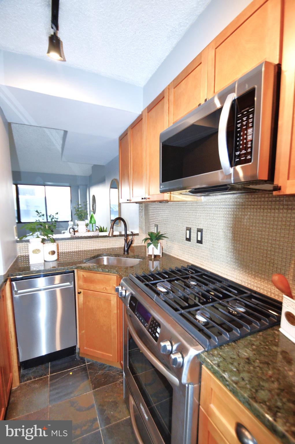 1245 13th Street Northwest, Unit 902 Washington, DC 20005 - Photo 44 of 51 Stainless Steel Appliances