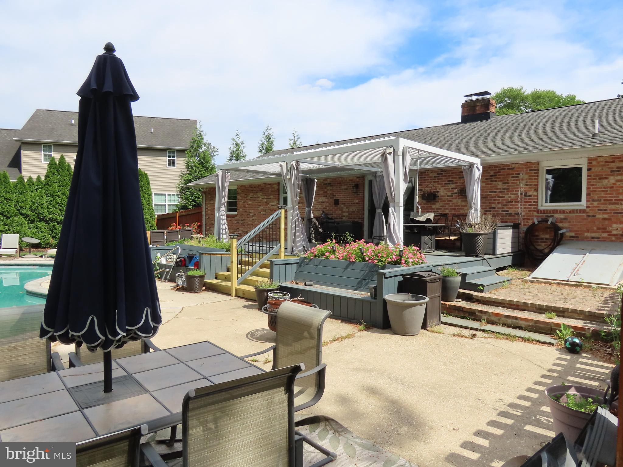 2643 Old County Road Newark, DE 19702 - Photo 7 of 21 Deck/pool/patio