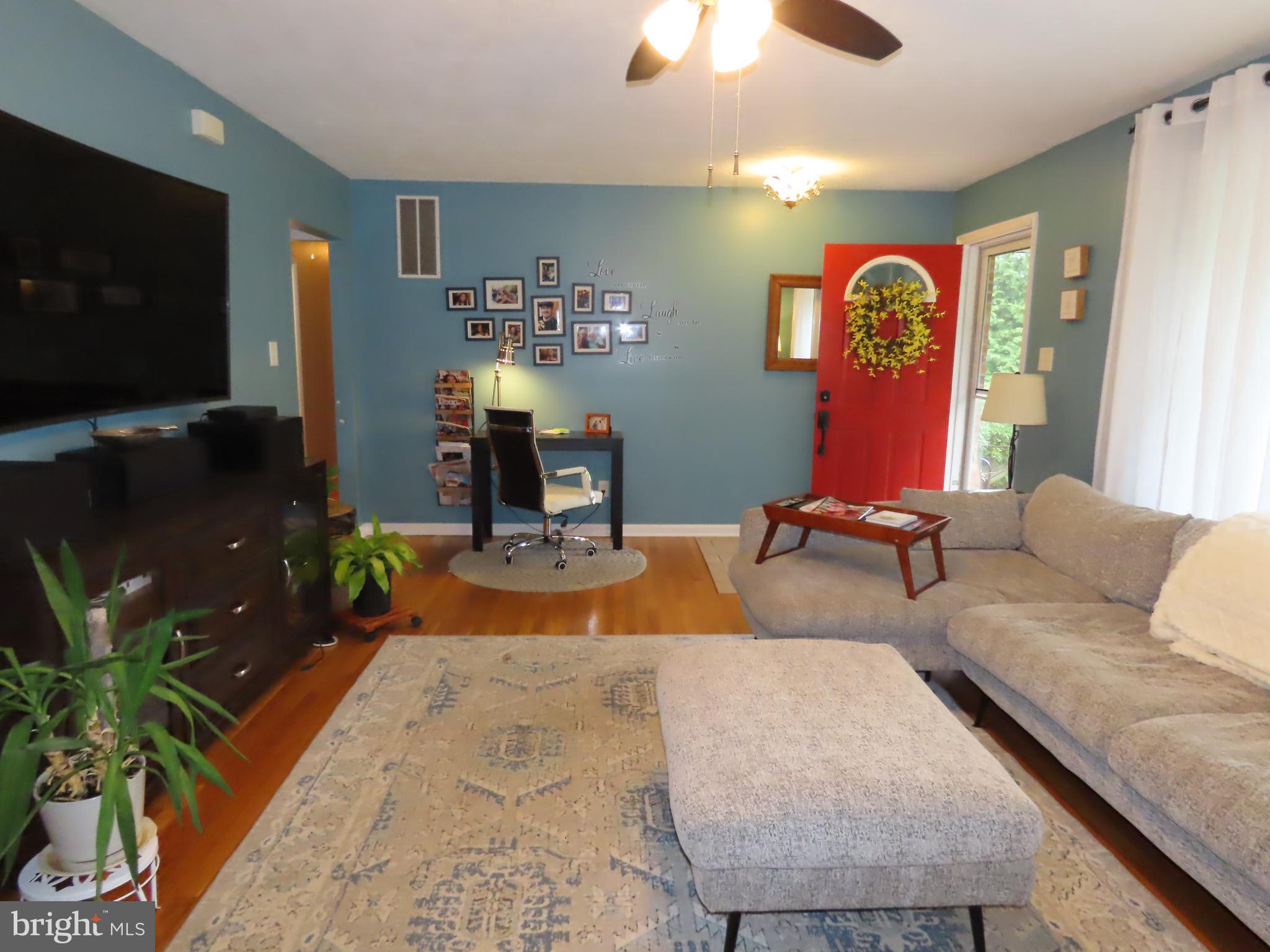 2643 Old County Road Newark, DE 19702 - Photo 9 of 21 Living room view 1