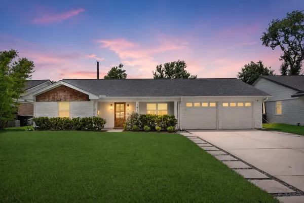 $839,900 | 1823 Millwood Drive, Houston, TX 77008