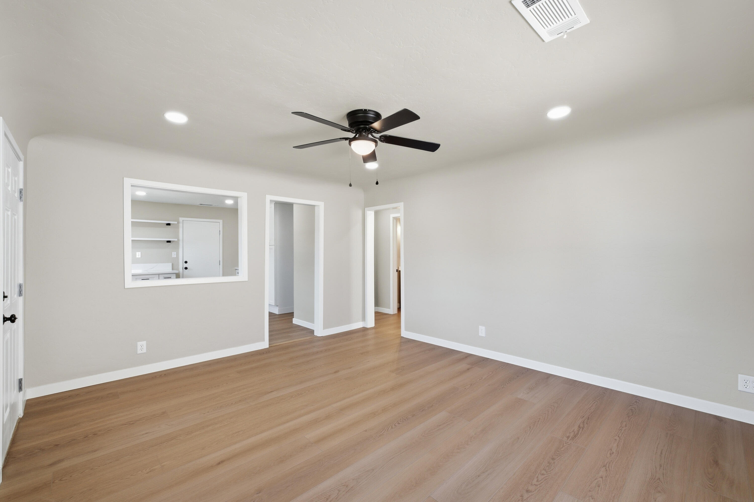 811 North Rinaldi Street Visalia, CA 93291 - Photo 9 of 35 811 N Rinaldi St. Visalia-09