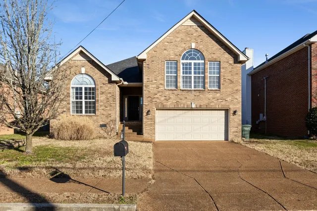 $2,450 | 7057 Sugarplum Road, Nashville, TN 37211