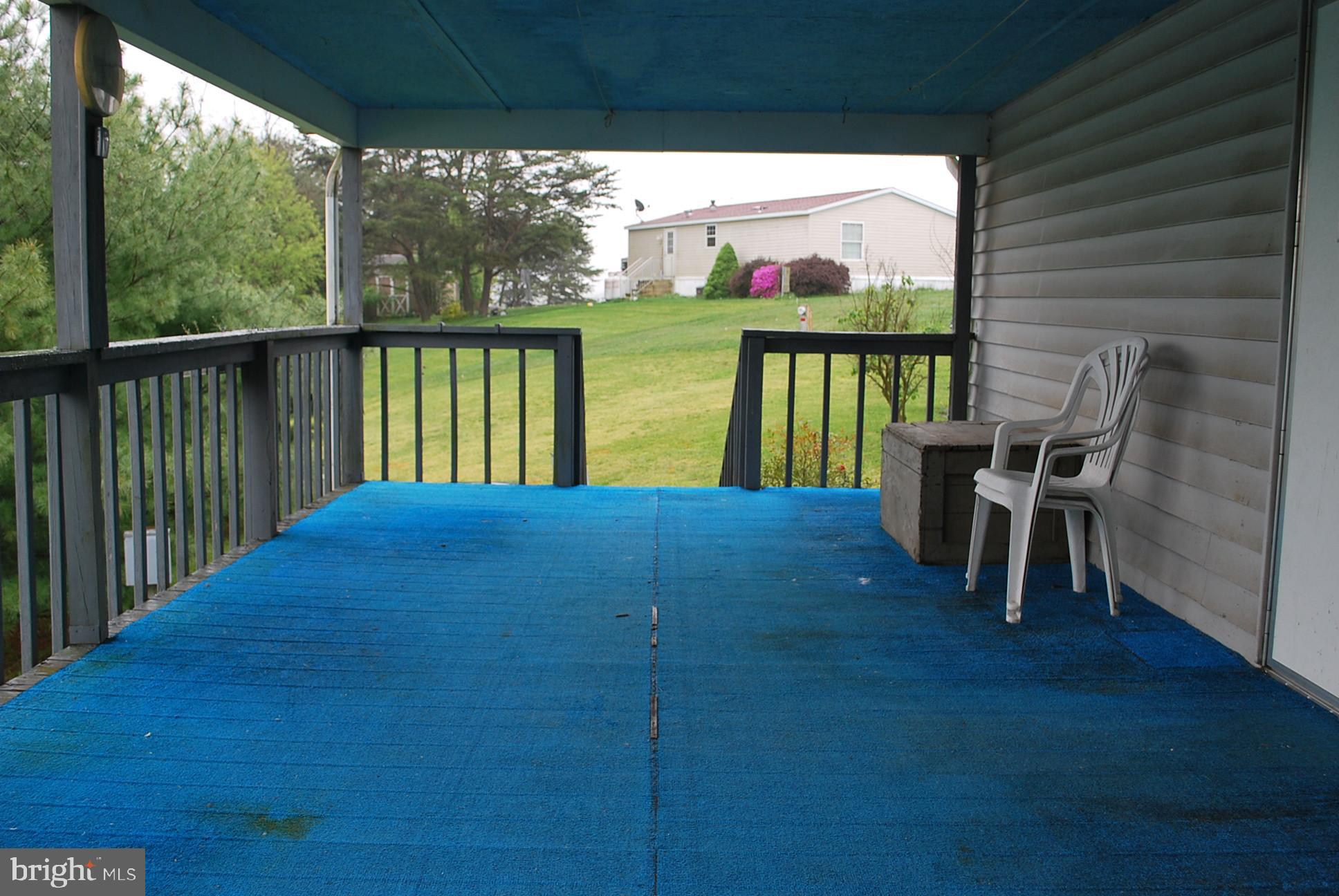 6 Hidden Noll Road Carlisle, PA 17013 - Photo 4 of 25 Covered side porch