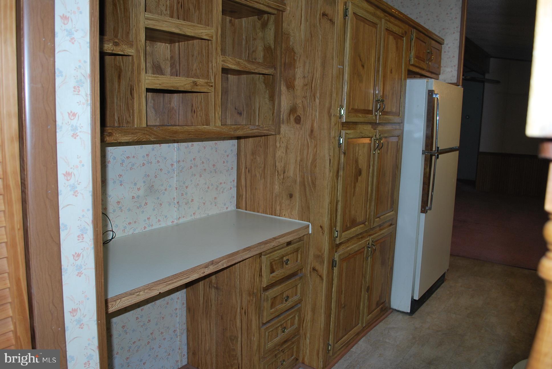 6 Hidden Noll Road Carlisle, PA 17013 - Photo 10 of 25 Desk area in kitchen
