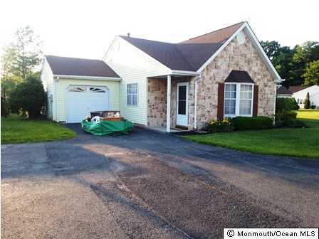 13 Ivy Ridge Close Freehold, NJ 07728 - Photo 1 of 15 Primary Photo