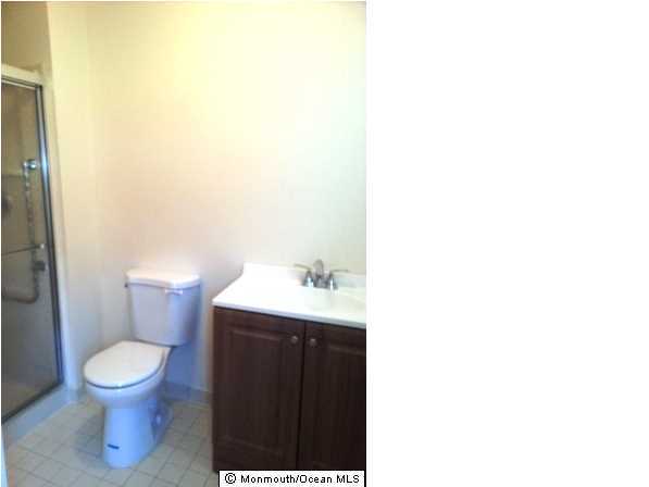 13 Ivy Ridge Close Freehold, NJ 07728 - Photo 4 of 15 Additional Photo