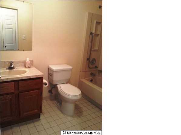 13 Ivy Ridge Close Freehold, NJ 07728 - Photo 10 of 15 Additional Photo