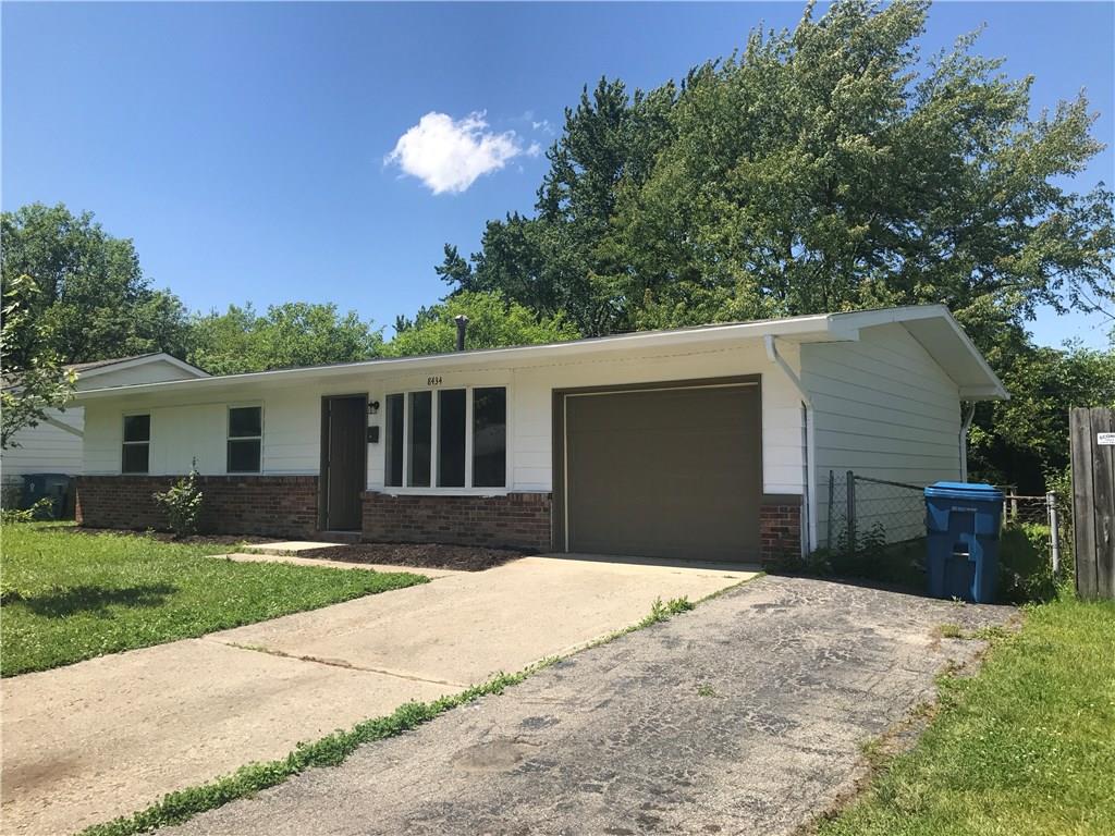 8434 Montery Road Indianapolis, IN 46226 - Photo 2 of 15