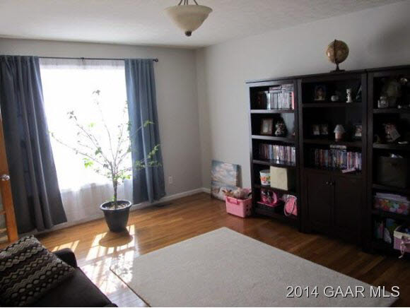 81 Sir Robin Road Waynesboro, VA 22980 - Photo 9 of 25 a workspace with furniture and window