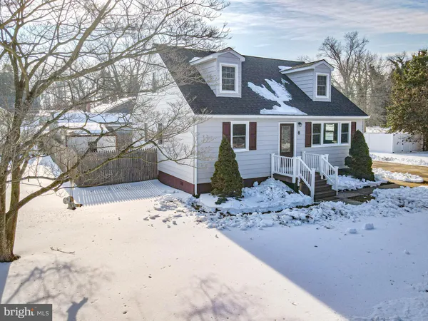 $329,900 | 8 Riviera Drive, Pennsville, NJ 08070