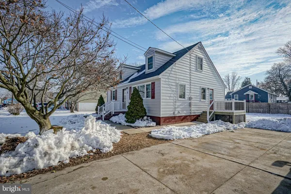 $329,900 | 8 Riviera Drive, Pennsville, NJ 08070