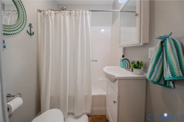 $469,000 | 6411 Holly Trail, Gloucester, VA 23061