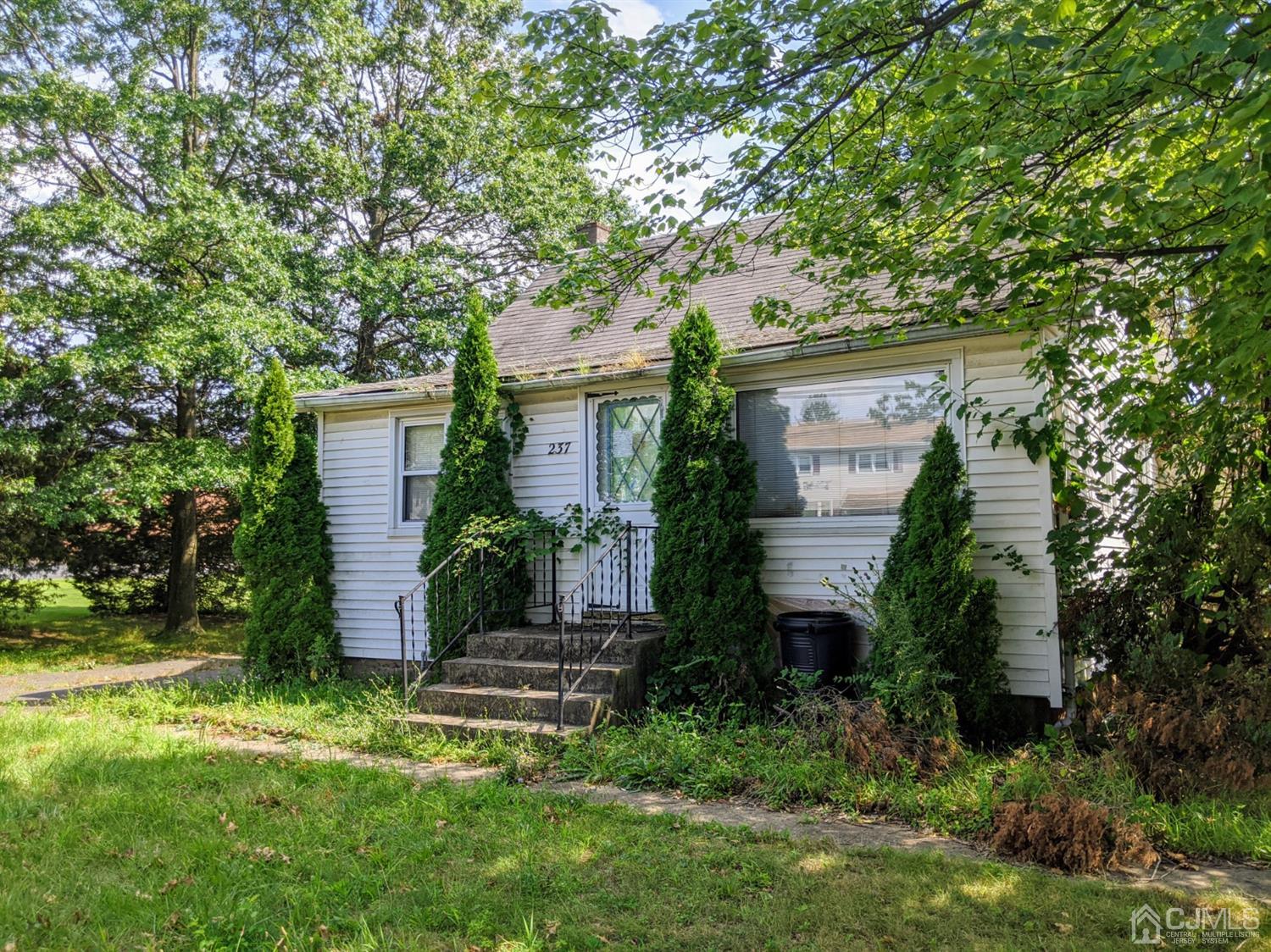 237 New Durham Road Piscataway, NJ 08854 - Photo 3 of 6 Gallery Image 3