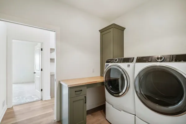 $469,900 | 6479 Ridge View, DeForest, WI 53532