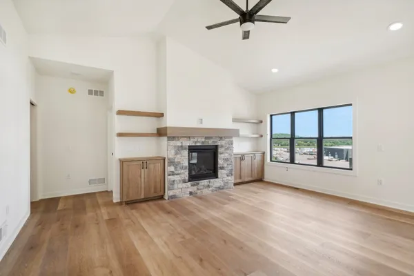 $469,900 | 6479 Ridge View, DeForest, WI 53532