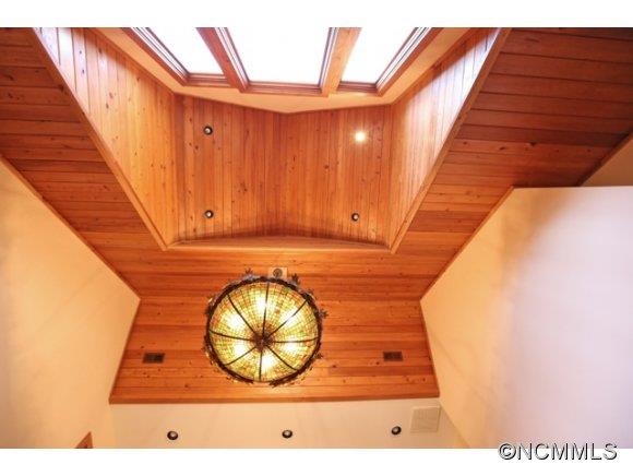275 Clyde View Heights Clyde, NC 28721 - Photo 11 of 17 Gallery Image 11