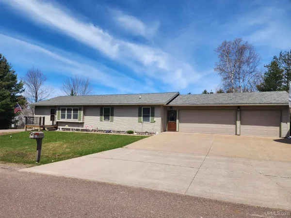 $365,000 | 611 Oaklawn Drive, Hancock, MI 49930