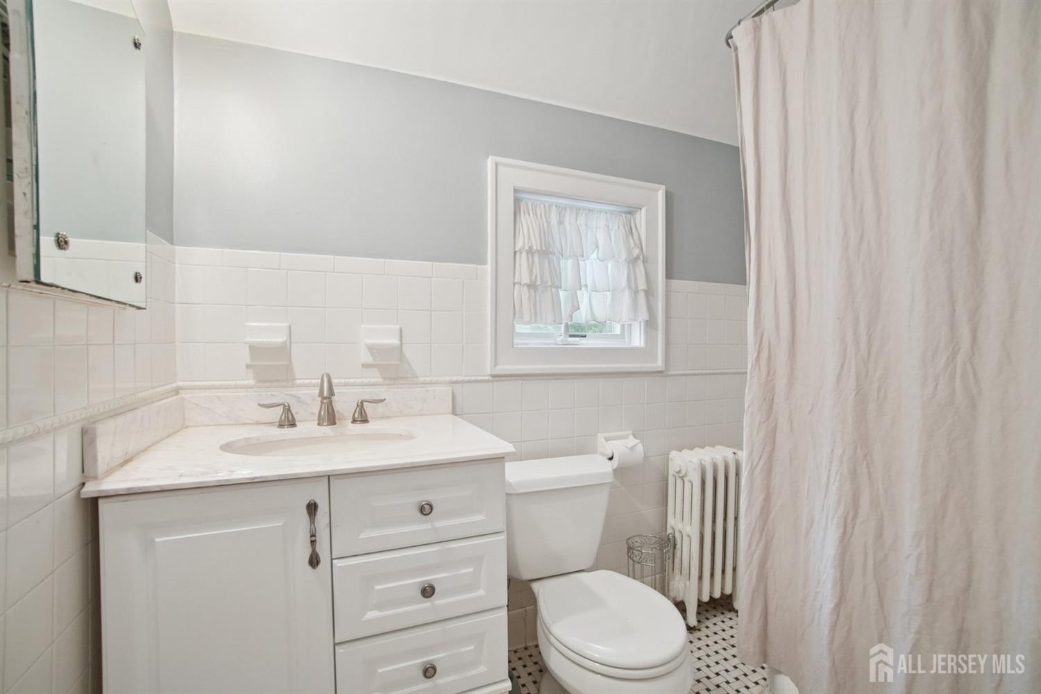 12 Edgewood Road Edison, NJ 08820 - Photo 34 of 68
