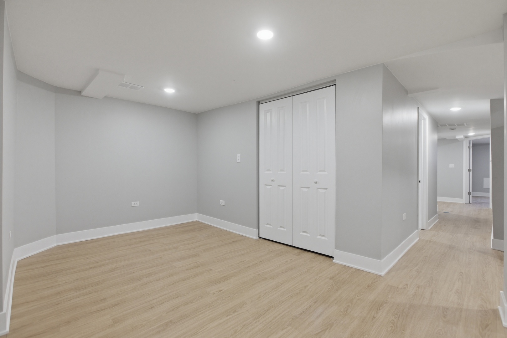 3716 North Racine Avenue, Unit G Chicago, IL 60613 - Photo 3 of 11