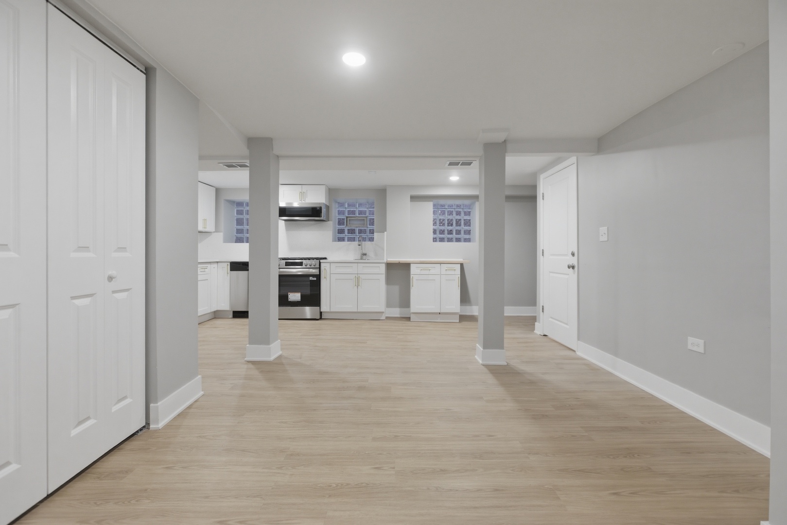 3716 North Racine Avenue, Unit G Chicago, IL 60613 - Photo 4 of 11