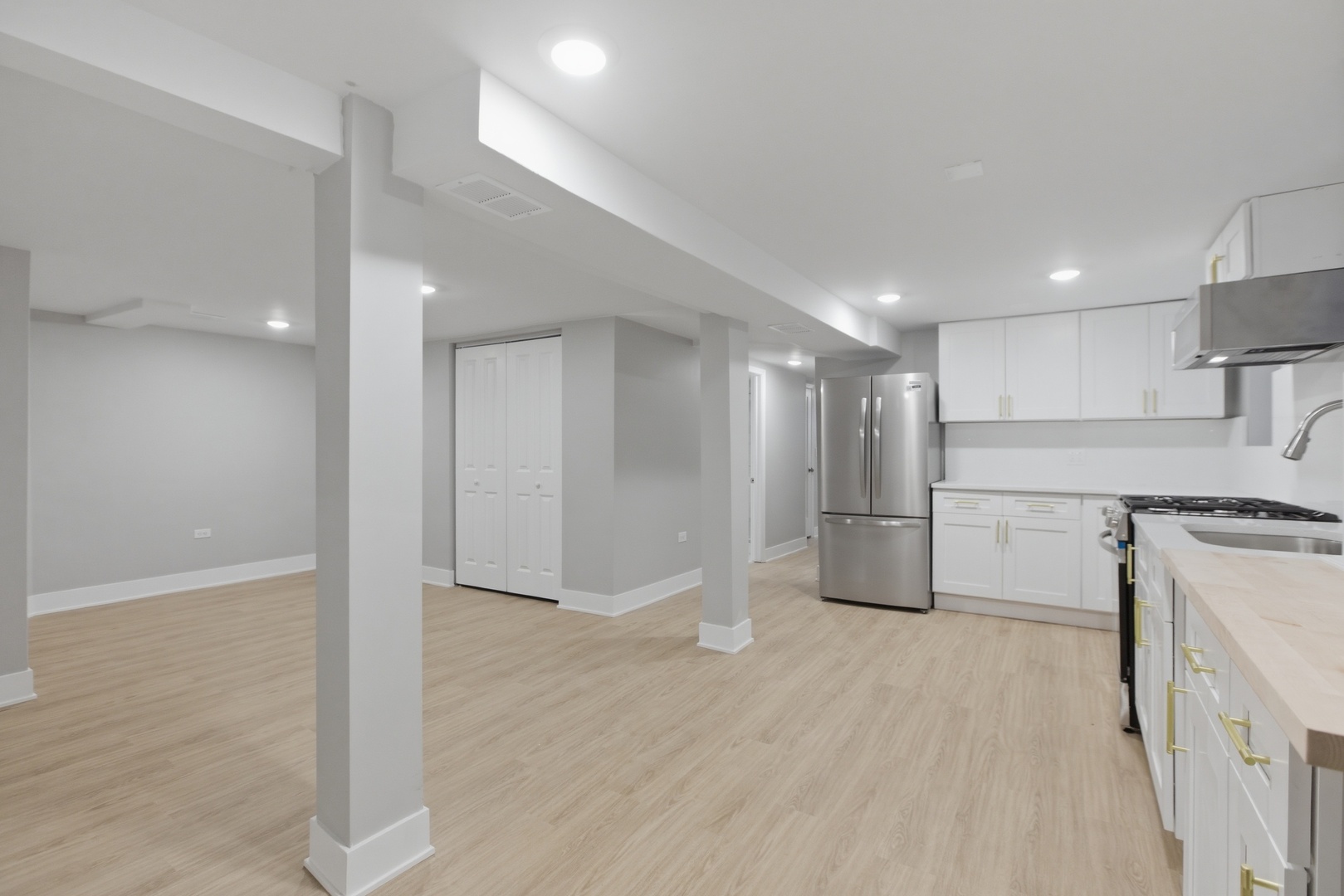 3716 North Racine Avenue, Unit G Chicago, IL 60613 - Photo 5 of 11