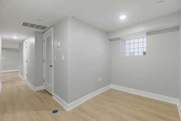 $3,000 | 3716 North Racine Avenue, Unit G, Chicago, IL 60613