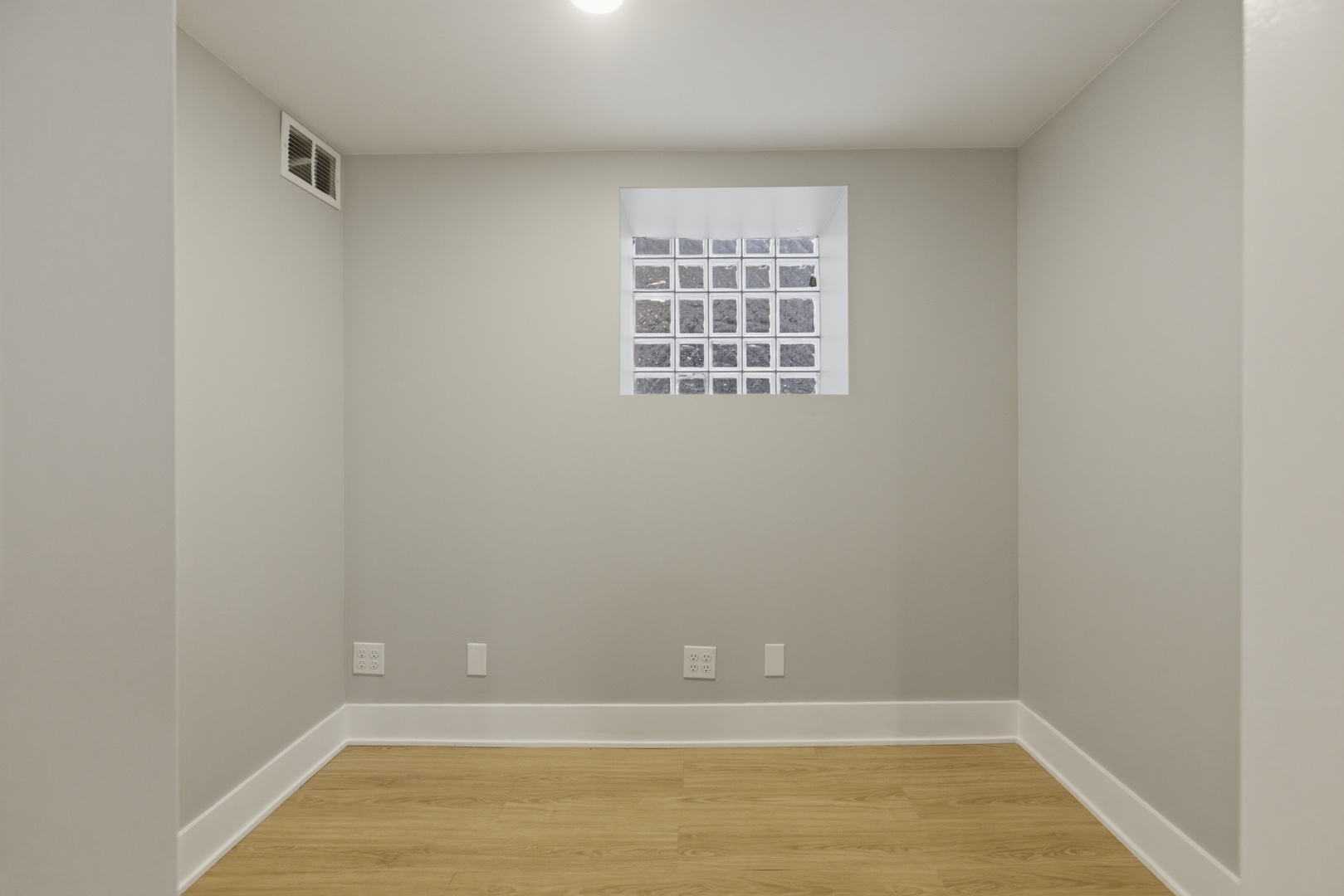 3716 North Racine Avenue, Unit G Chicago, IL 60613 - Photo 9 of 11