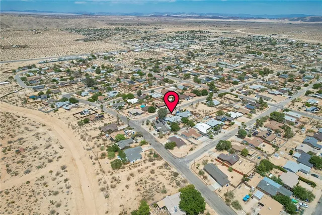 a view of a very nice looking yard