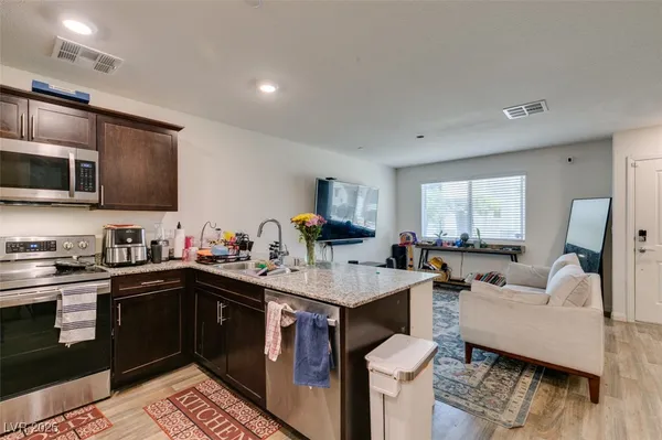 $290,000 | 2598 Mocha Pearl Court, North Las Vegas, NV 89086