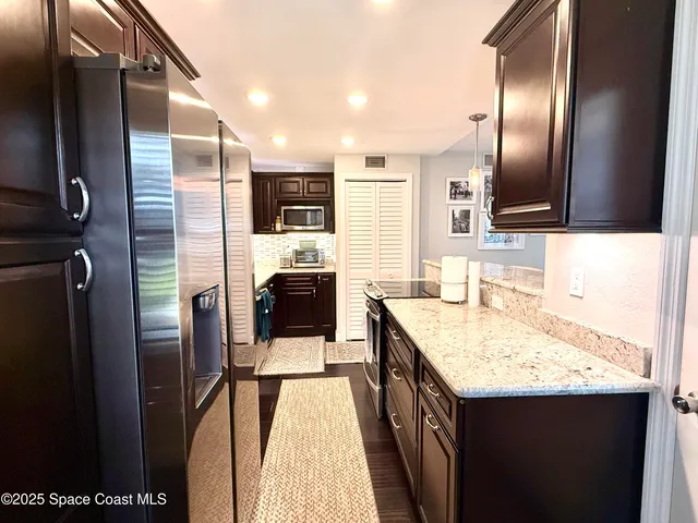 $259,900 | 500 Catalina Road, Unit 301, Cocoa Beach, FL 32931