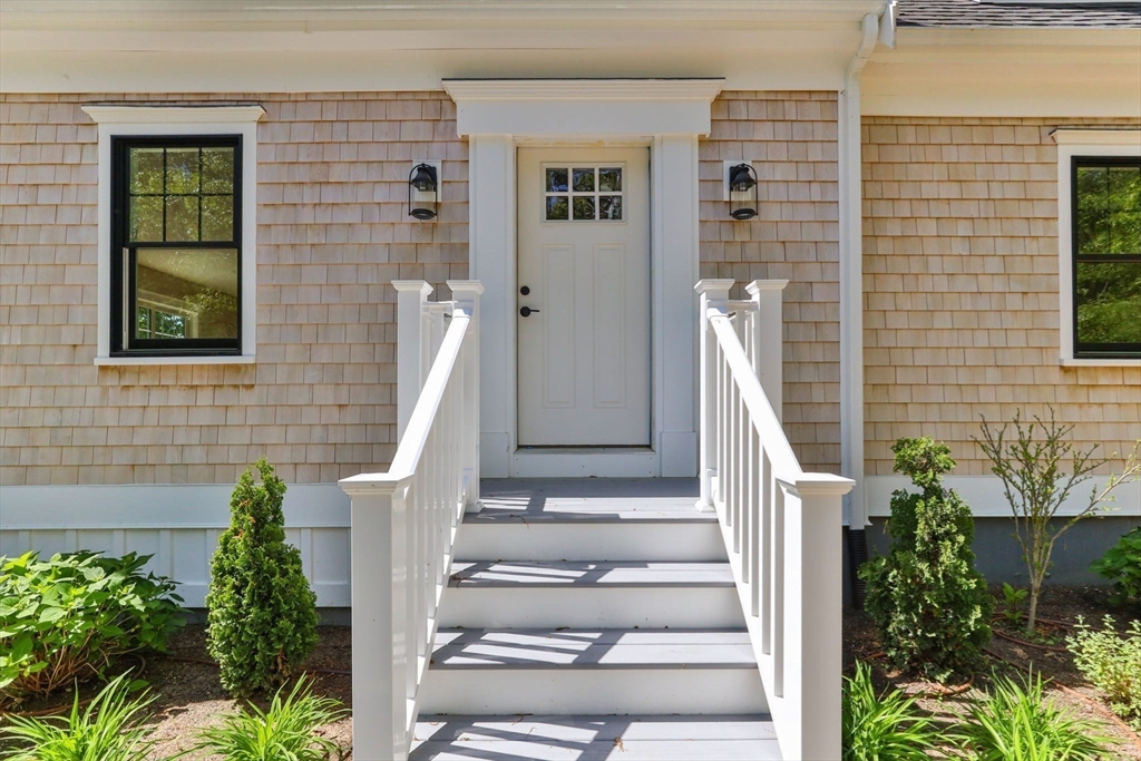 41 Little John Road East Falmouth, MA 02536 - Photo 4 of 34