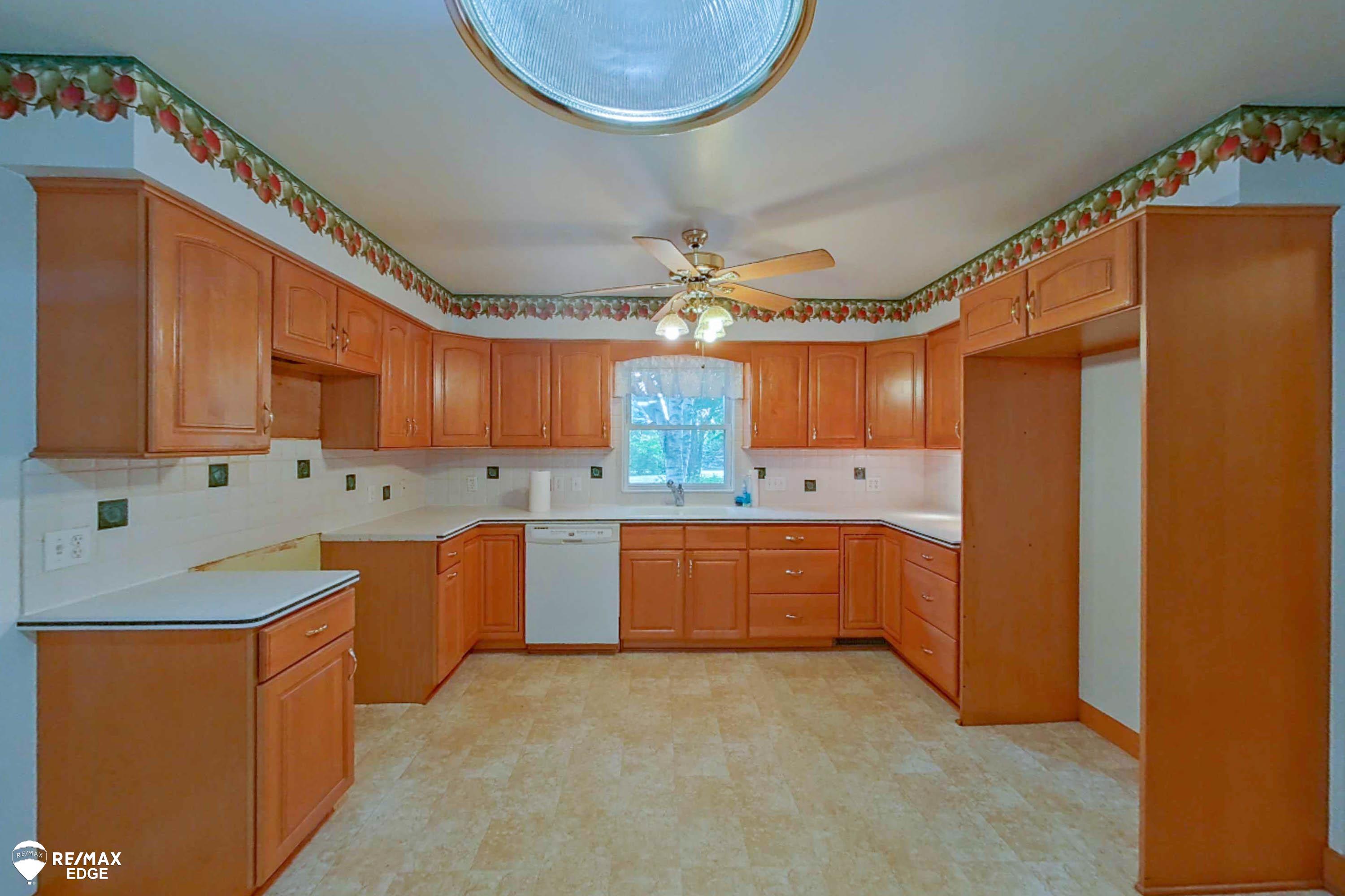11250 East Potter Road Davison, MI 48423 - Photo 14 of 35 50115485-13.JPG