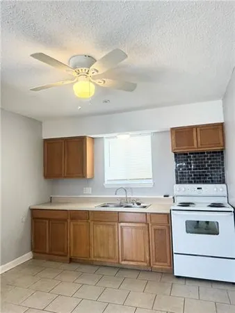 $950 | 3124 Tournefort Street, Unit 205, Chalmette, LA 70043