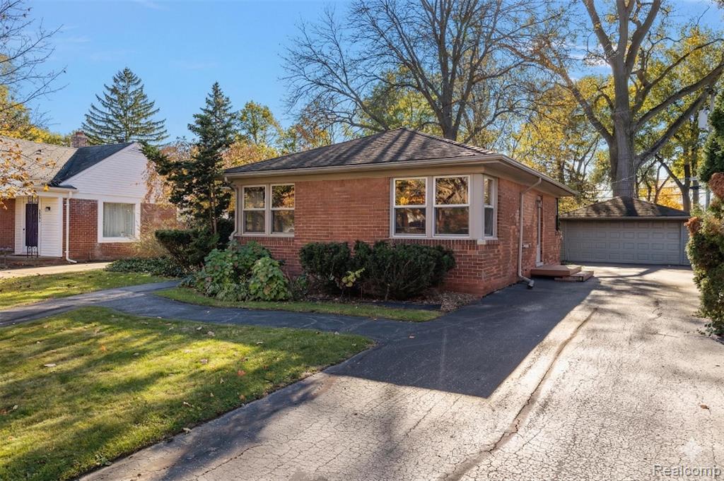 1653 Taunton Road Birmingham, MI 48009 - Photo 37 of 38