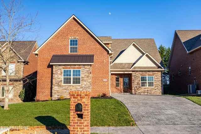 $669,900 | 1538 Tsuga Drive, Alcoa, TN 37701