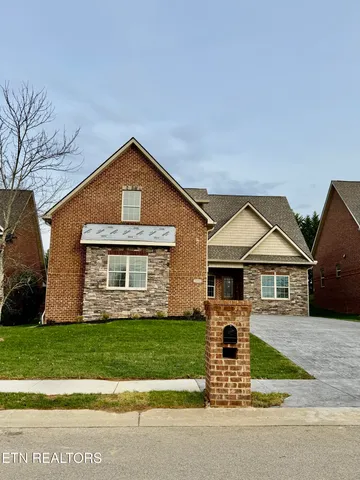 $669,900 | 1538 Tsuga Drive, Alcoa, TN 37701