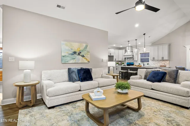 $669,900 | 1538 Tsuga Drive, Alcoa, TN 37701