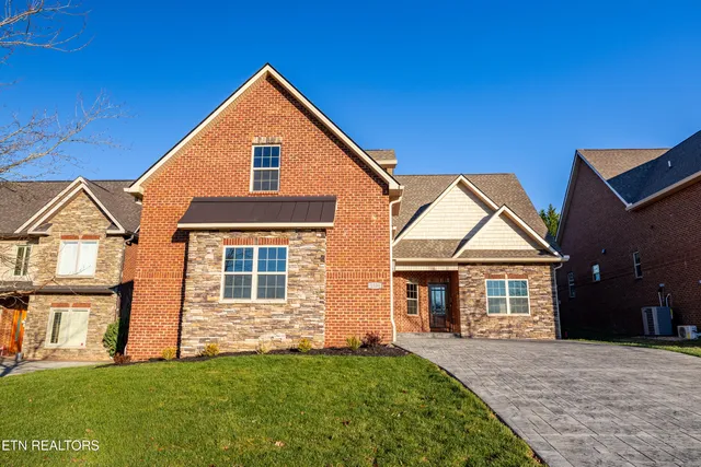$669,900 | 1538 Tsuga Drive, Alcoa, TN 37701