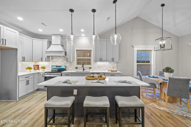 $669,900 | 1538 Tsuga Drive, Alcoa, TN 37701