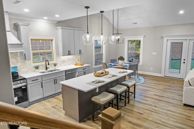 $669,900 | 1538 Tsuga Drive, Alcoa, TN 37701