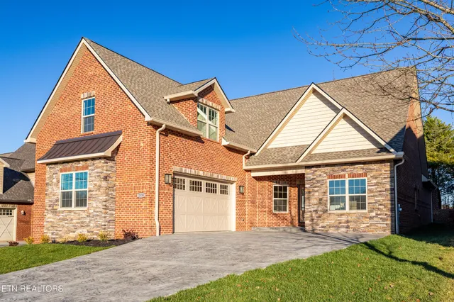 $669,900 | 1538 Tsuga Drive, Alcoa, TN 37701