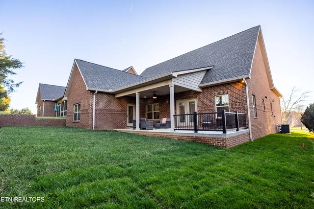 $669,900 | 1538 Tsuga Drive, Alcoa, TN 37701