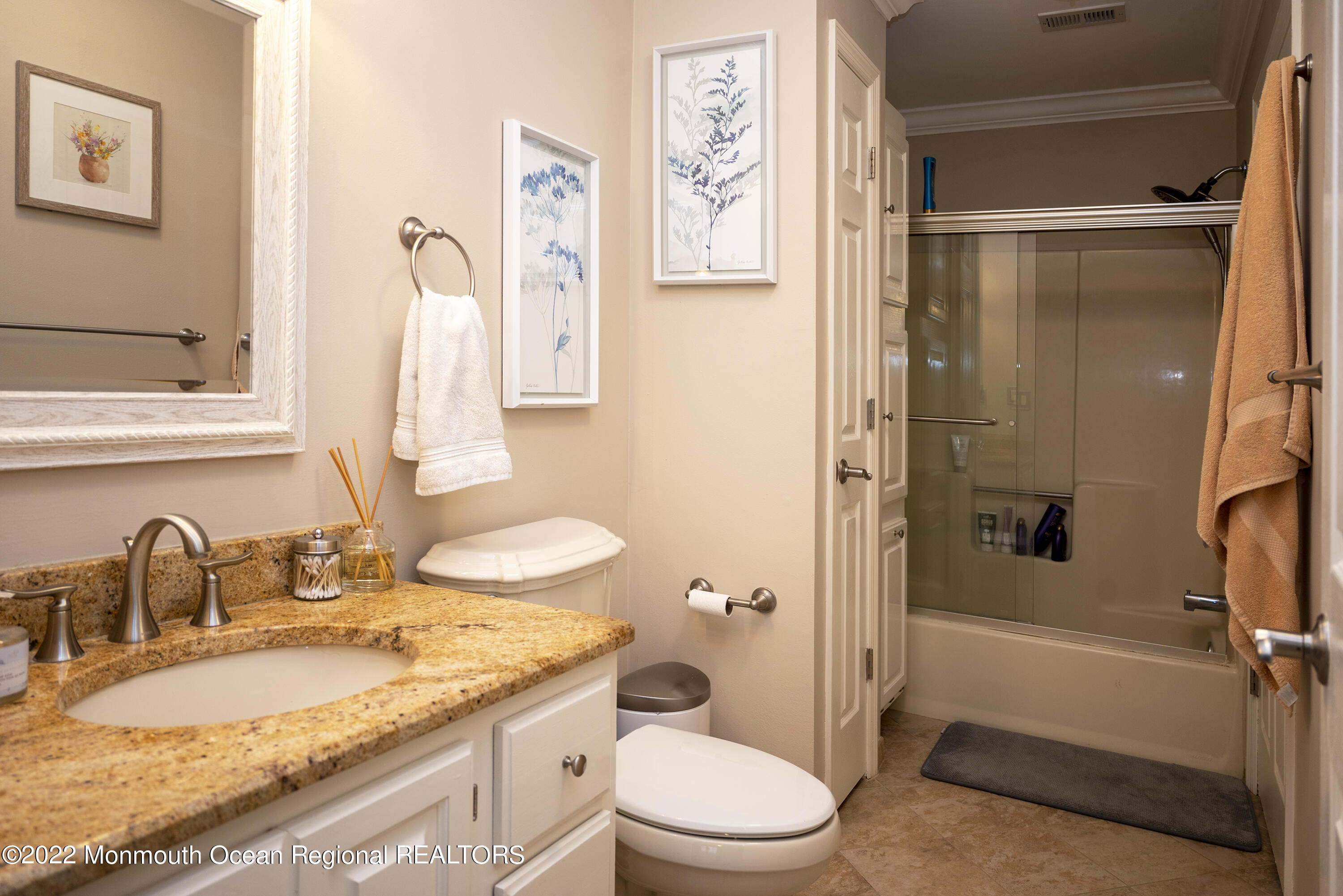 511-7 Harding Road Freehold, NJ 07728 - Photo 15 of 19 On-suite bathroom sm