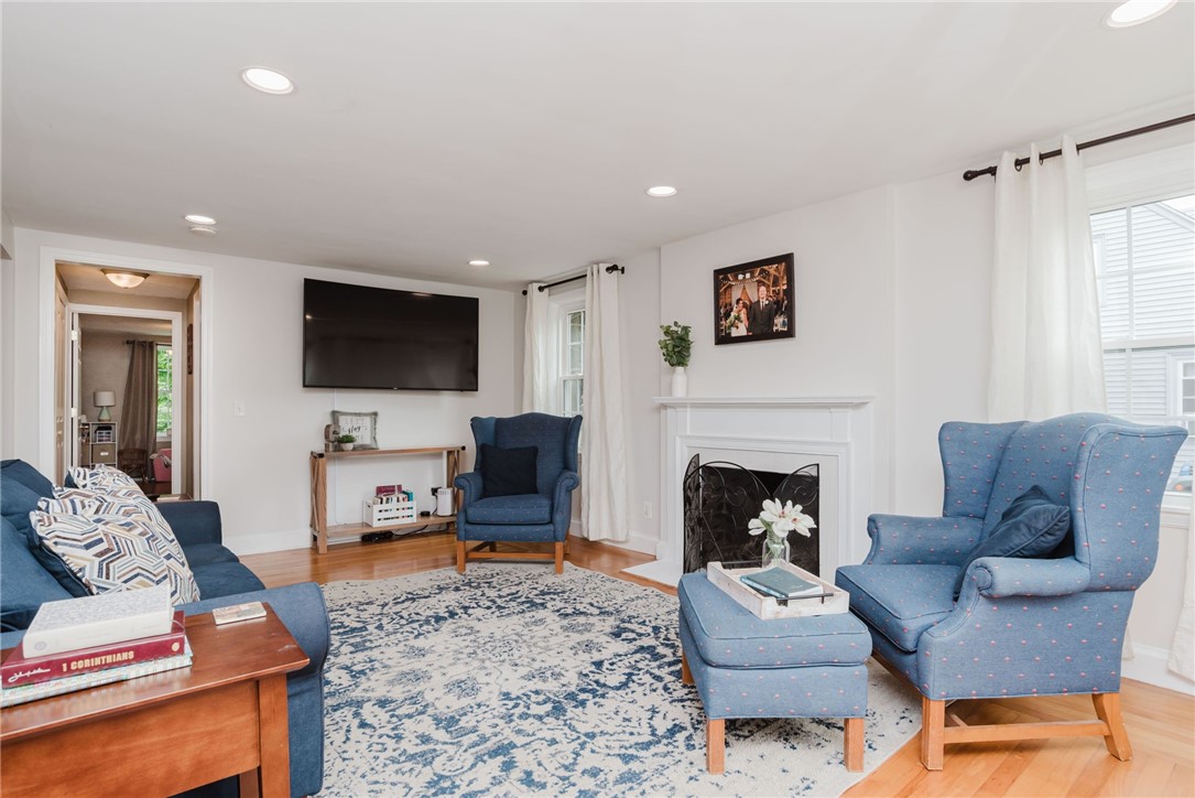 97 Pilgrim Drive Warwick, RI 02888 - Photo 16 of 44