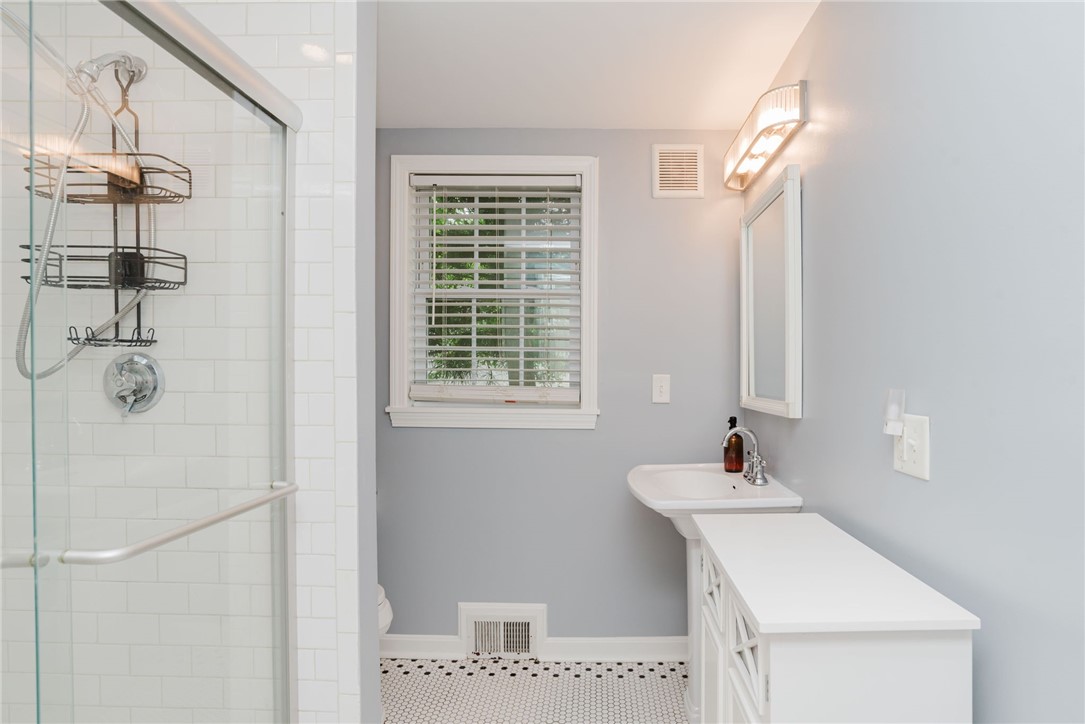 97 Pilgrim Drive Warwick, RI 02888 - Photo 21 of 44