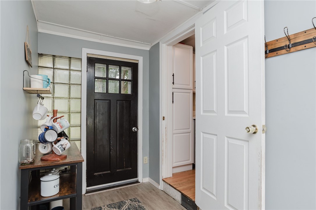 97 Pilgrim Drive Warwick, RI 02888 - Photo 4 of 44