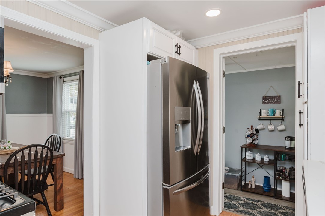 97 Pilgrim Drive Warwick, RI 02888 - Photo 7 of 44