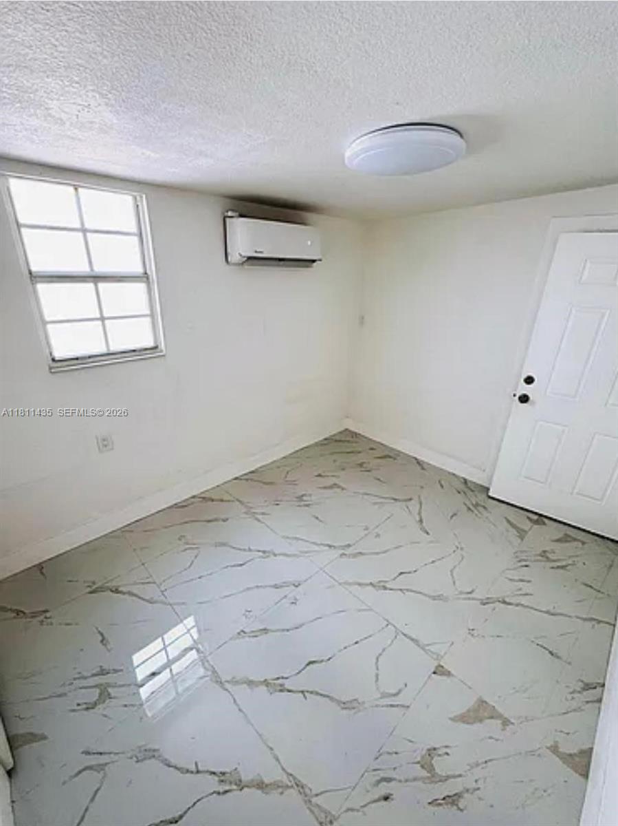 1237 Northwest 33rd Avenue Miami, FL 33125 - Photo 5 of 35